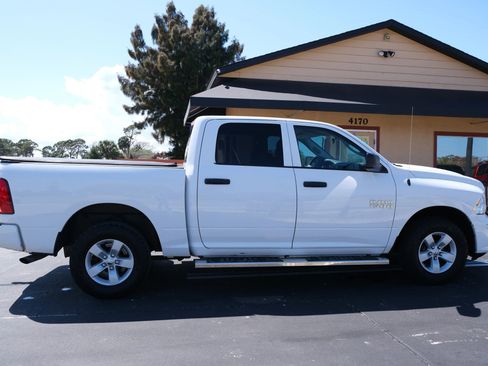 Used 2017 RAM 1500 Express AWD/4WD image 6