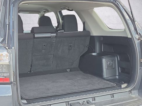 Used 2024 Toyota 4Runner SR5 AWD/4WD image 9