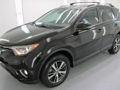 Used 2017 Toyota RAV4 XLE FWD image 5