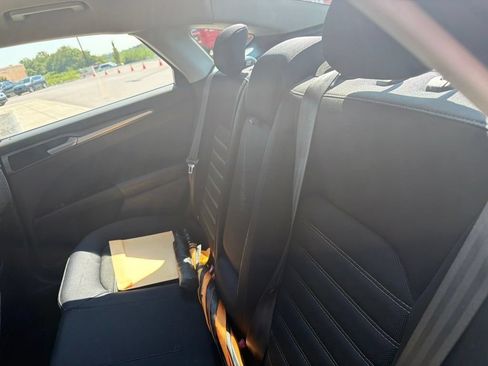 Used 2013 Ford Fusion SE FWD image 19