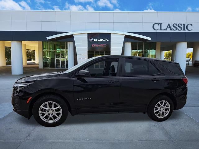 Used 2023 Chevrolet Equinox LS FWD image 4