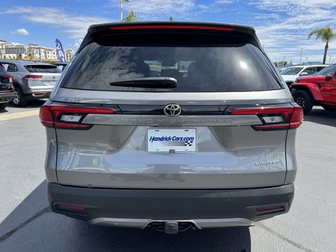 Used 2026 Toyota Grand Highlander Limited image 9