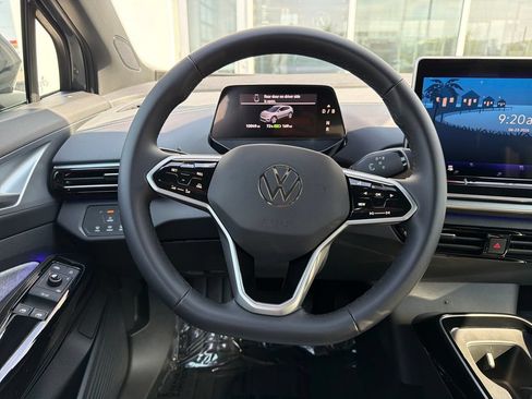 Certified 2025 Volkswagen ID.4 Pro AWD/4WD image 17