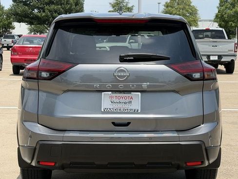 Used 2025 Nissan Rogue SV FWD image 5