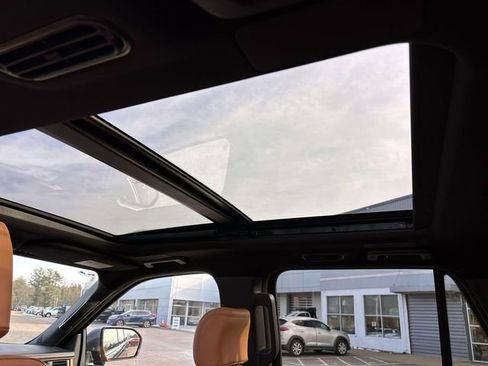 Used 2024 Ford Expedition Max Platinum image 11