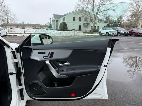 Used 2021 Mercedes-Benz CLA 250 4MATIC image 30