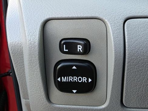 Used 2009 Toyota Camry image 30