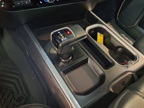 Used 2024 Chevrolet Silverado 1500 LTZ AWD/4WD image 23