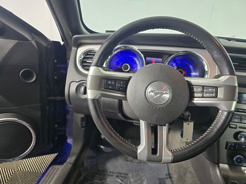 Used 2013 Ford Mustang Premium image 11