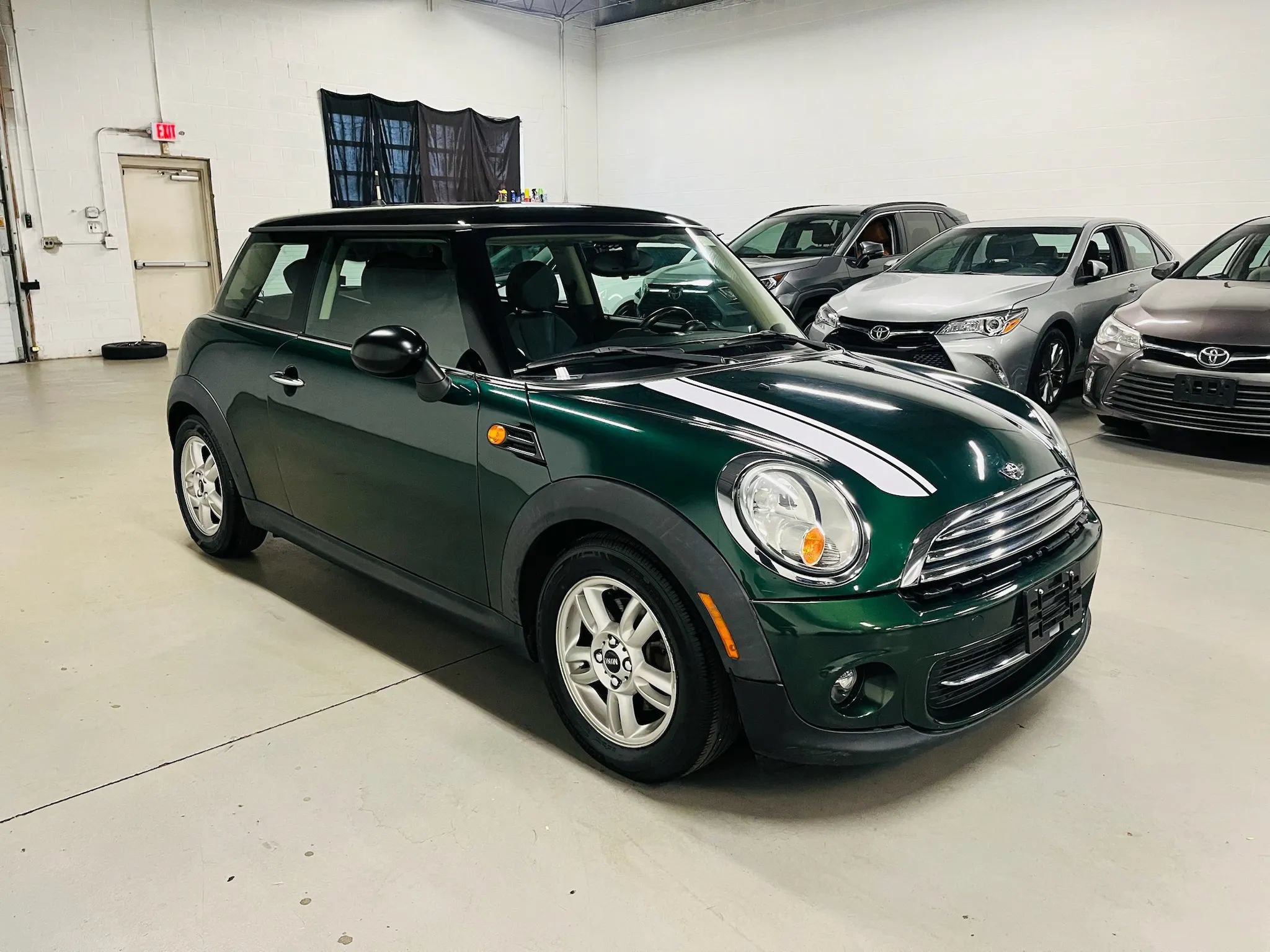 Used 2011 MINI Cooper Hardtop FWD image 4