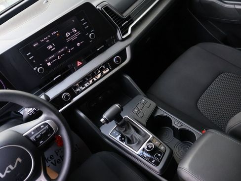 Used 2023 Kia Sportage LX AWD/4WD image 19