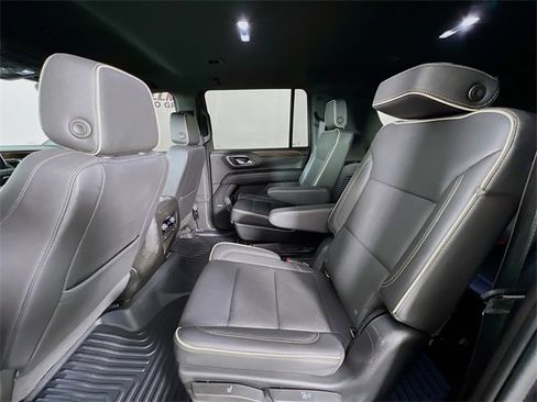 Used 2022 Chevrolet Suburban Premier image 23