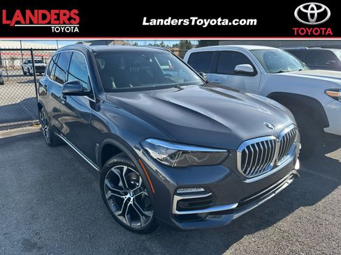 Used 2021 BMW X5 xDrive40i w/ Premium Package 2 image 1