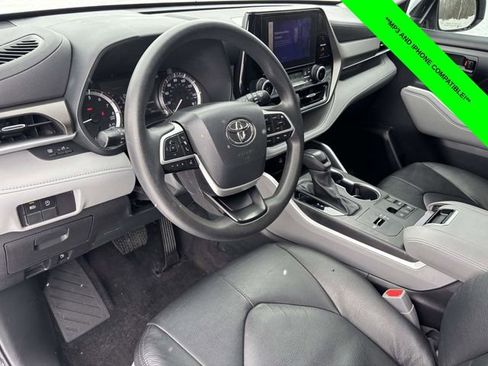 Used 2023 Toyota Highlander L image 7