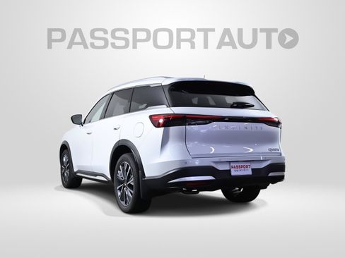 Used 2026 INFINITI QX60 Luxe w/ Family Package AWD/4WD image 4