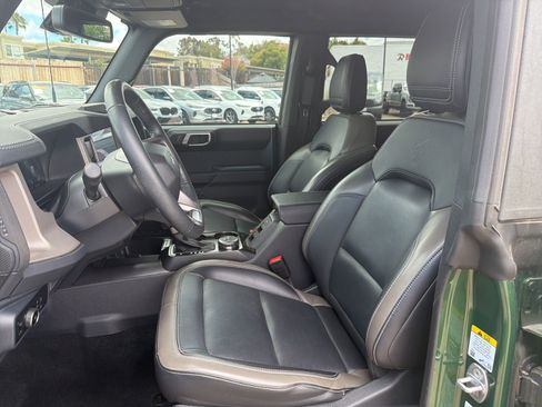 Used 2025 Ford Bronco Outer Banks AWD/4WD image 12