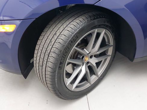 Used 2025 Porsche Macan Turbo image 34