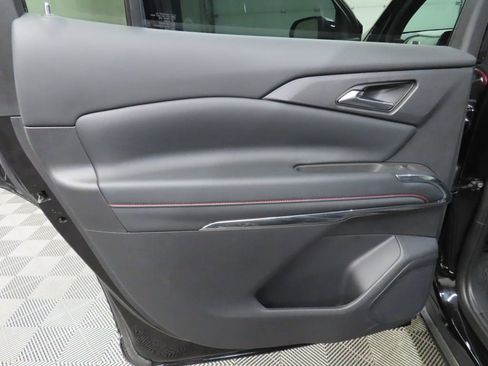 Used 2024 Chevrolet Traverse Z71 w/ LPO, Floor Liner Package AWD/4WD image 69