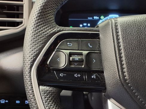 Used 2025 Toyota Sequoia Platinum AWD/4WD image 20