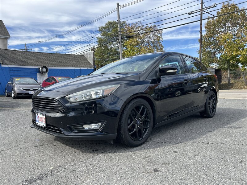 Used 2016 Ford Focus SE FWD image 1