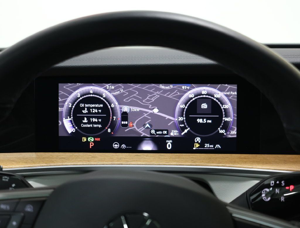 Used 2025 Volkswagen Tiguan SEL R-Line AWD/4WD image 18