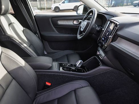 New 2026 Volvo XC40 B5 Plus w/ Climate Package image 17