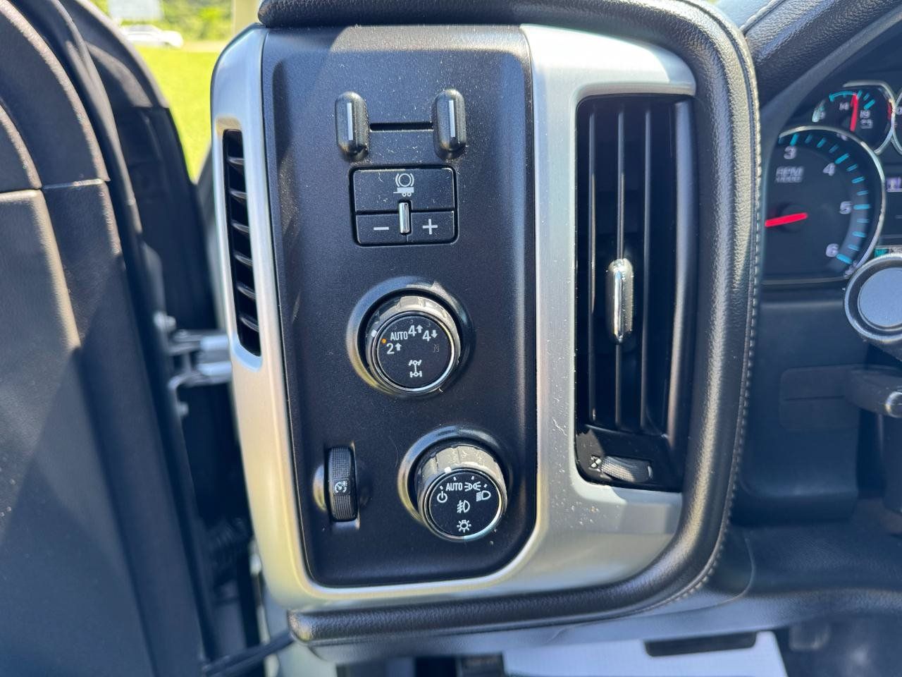 Used 2019 GMC Sierra 1500 SLE w/ SLE Value Package AWD/4WD image 26