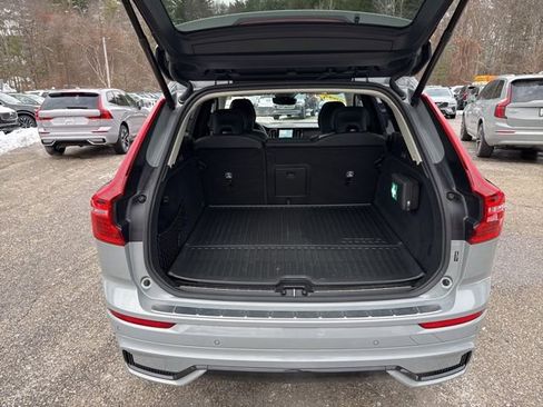 Certified 2025 Volvo XC60 T8 Plus w/ Protection Package Premier image 23