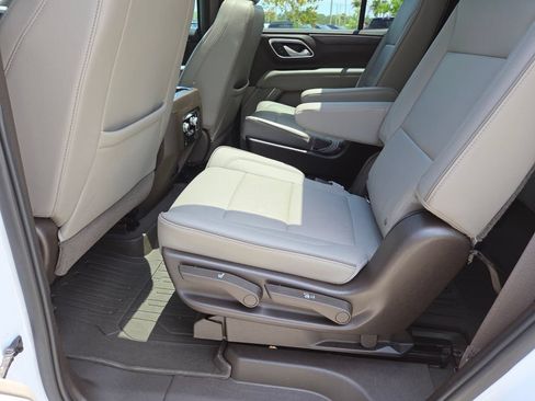 Used 2021 GMC Yukon SLT w/ SLT Premium Package AWD/4WD image 25