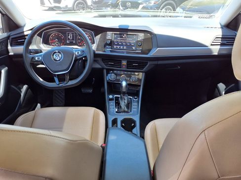 Used 2021 Volkswagen Jetta SE FWD image 16