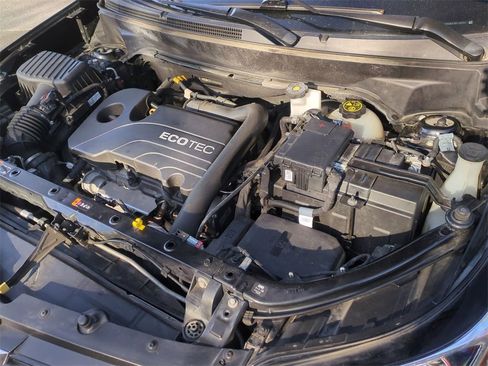 Used 2021 Chevrolet Equinox LT image 31