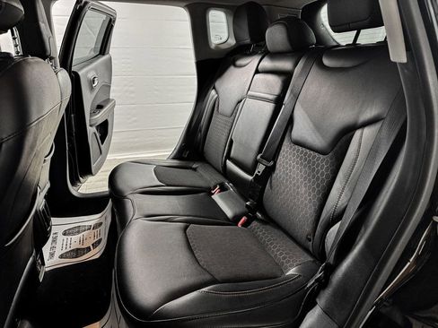 Used 2018 Jeep Compass Latitude w/ Popular Equipment Group image 10