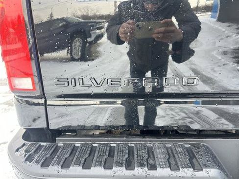 Used 2024 Chevrolet Silverado 2500 High Country w/ Midnight Edition image 44