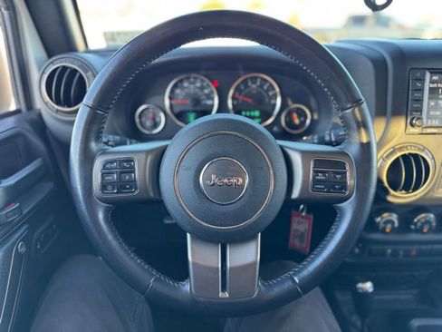 Used 2018 Jeep Wrangler Unlimited Sport image 6