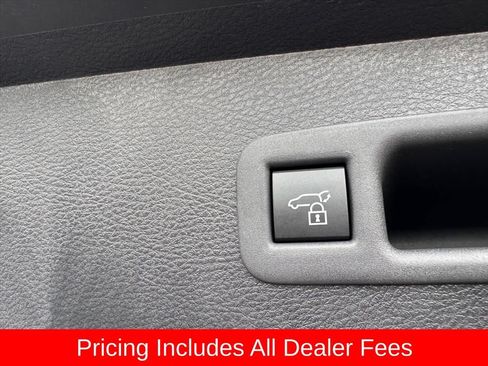 Used 2026 Toyota Sienna XSE FWD image 11