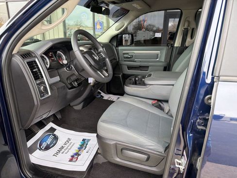 Used 2018 RAM 1500 Classic SLT image 9