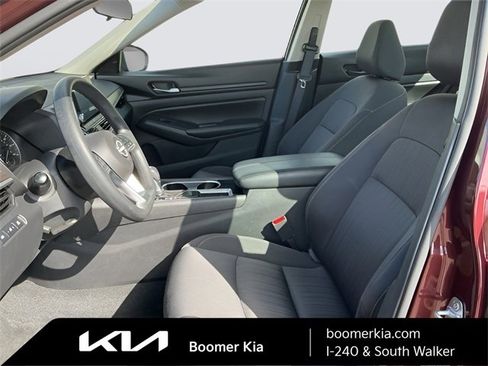 Used 2024 Nissan Altima 2.5 SV image 17