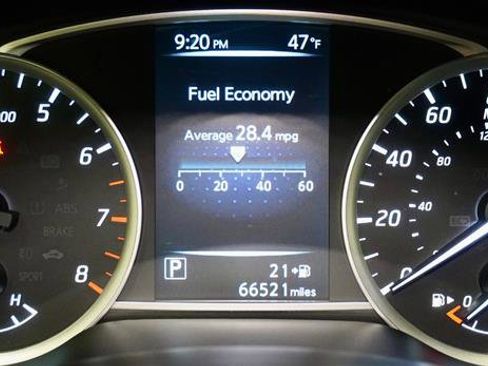 Used 2016 Nissan Sentra SV w/ Style Package image 13