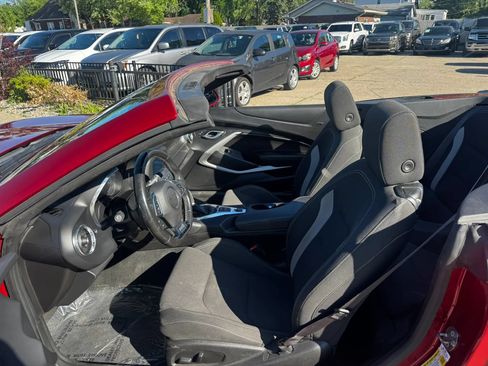 Used 2017 Chevrolet Camaro LT RWD image 14