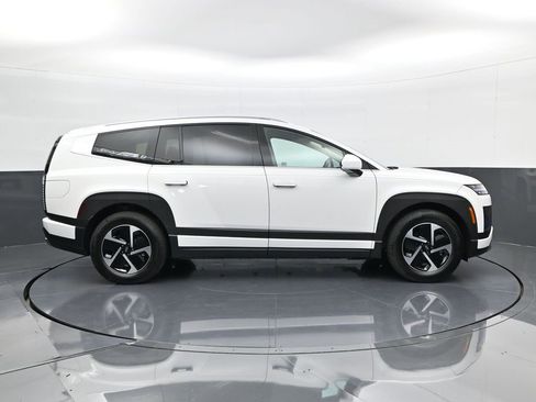 New 2026 Hyundai Ioniq 9 S image 4