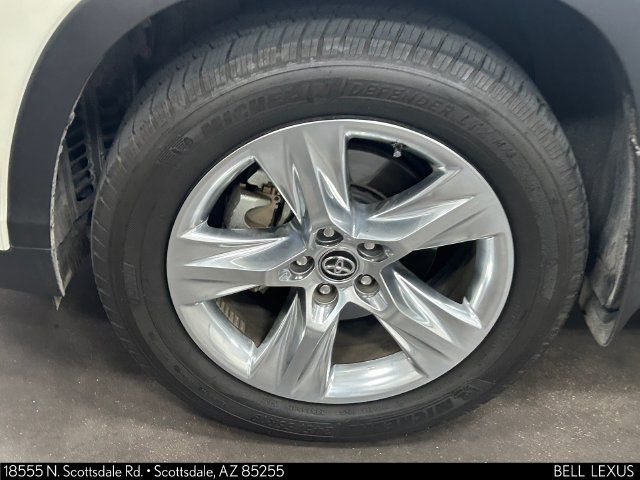 Used 2019 Toyota Highlander Limited AWD/4WD image 9