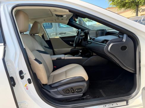 Used 2019 Lexus ES 350 w/ Premium Package FWD image 16