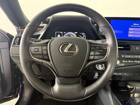 Used 2025 Lexus ES 300h w/ Premium Package FWD image 33