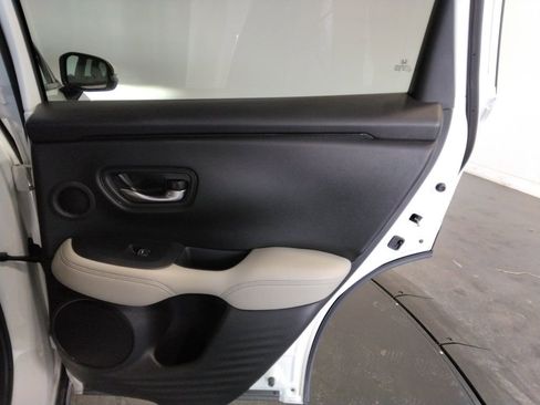 Used 2023 Honda HR-V EX-L image 36