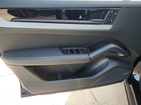 New 2026 Porsche Cayenne Coupe image 11