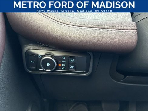 Certified 2025 Ford Explorer Platinum AWD/4WD image 32