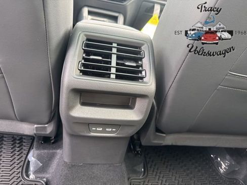 New 2025 Volkswagen Tiguan SE R-Line image 19