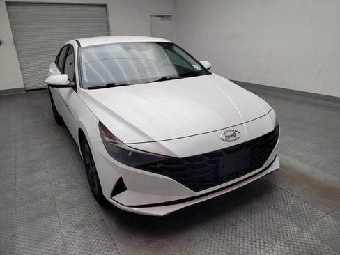 Used 2022 Hyundai Elantra SEL FWD image 14