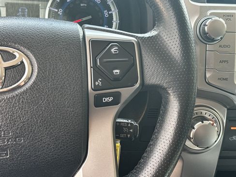 Used 2018 Toyota 4Runner SR5 AWD/4WD image 25