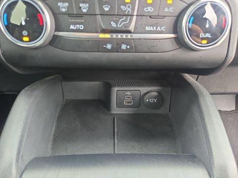 Used 2025 Ford Escape ST-Line AWD/4WD image 19